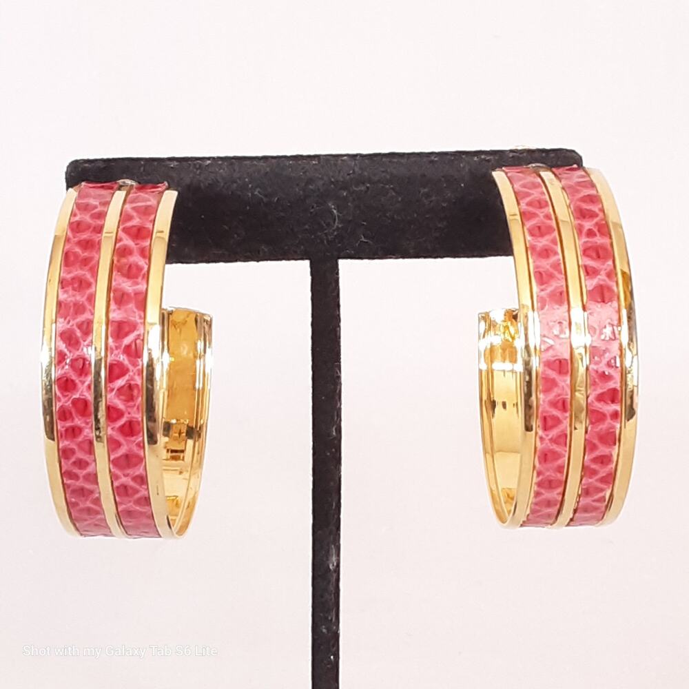 💎Reptile Print Hoop Earrings Gold Tone Trim Two Tone Pink Overlay